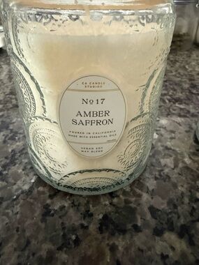 No.17 Amber Saffron Scented Jar Candle - Cream Leoben CA Candle Studios